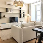 מלון דירות Ando Living - Augusta House