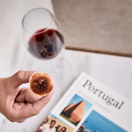 Ando Living - Augusta House アパート