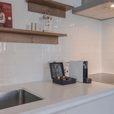 Ando Living - Augusta House Apartman *