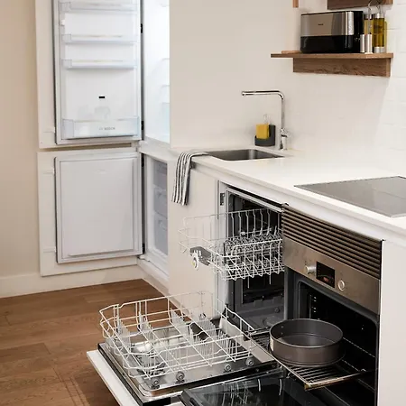 Ando Living - Augusta House Apartament