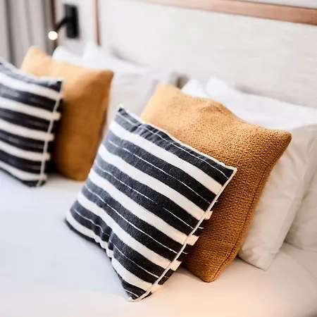 מלון דירות Ando Living - Augusta House 4*