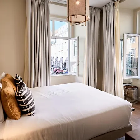 מלון דירות Ando Living - Augusta House 4*