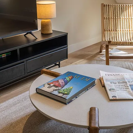 מלון דירות Ando Living - Augusta House 4*